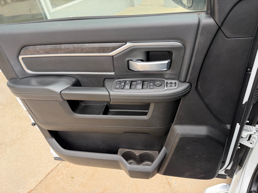 Photo 17 of this RAM 2500 BIG HORN