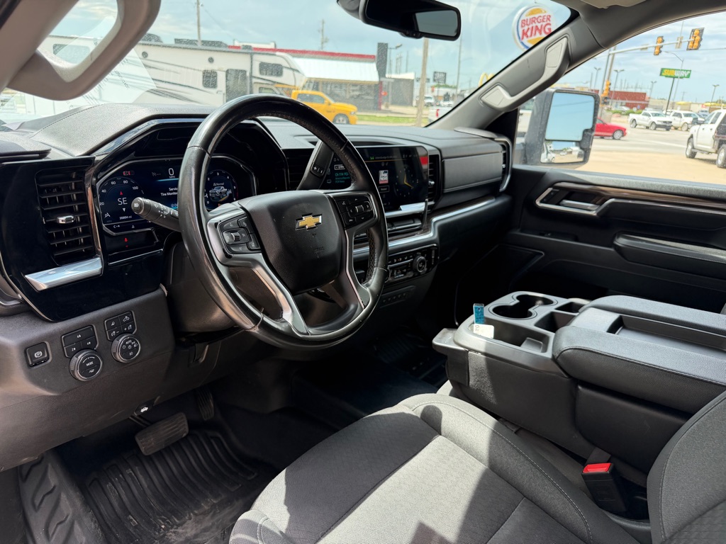 Photo 5 of this CHEVROLET SILVERADO 2500