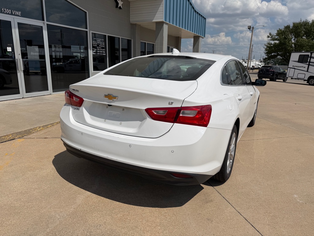 Photo 5 of this CHEVROLET MALIBU