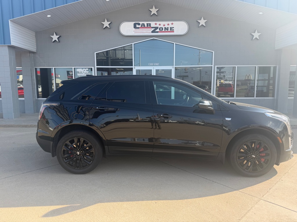 Photo 2 of this CADILLAC XT5
