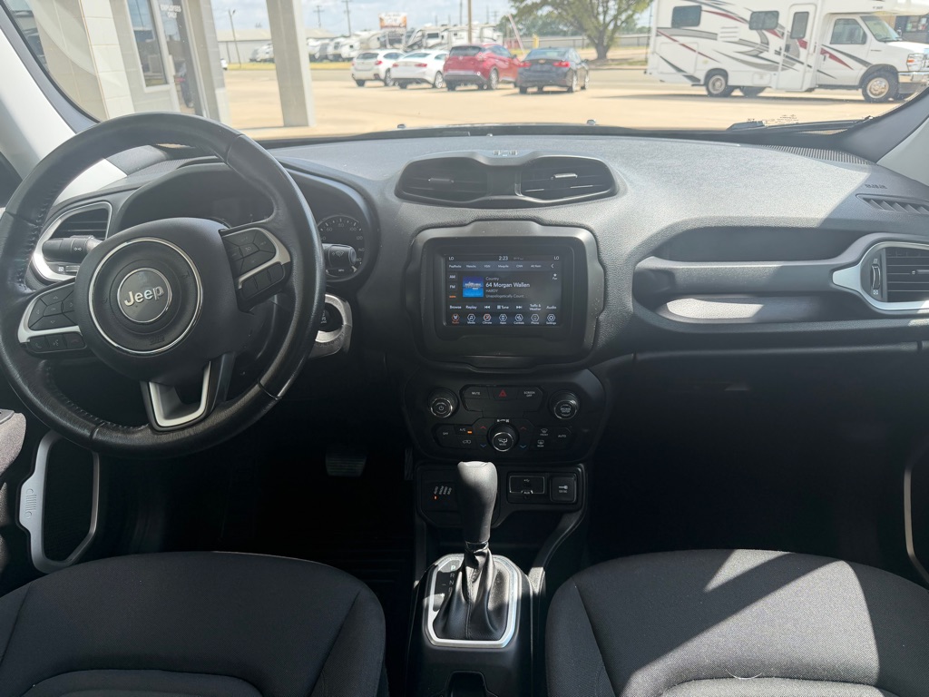Photo 3 of this JEEP RENEGADE