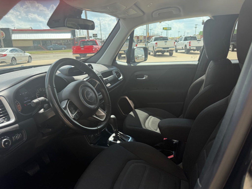 Photo 5 of this JEEP RENEGADE