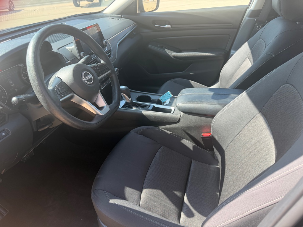 Photo 8 of this NISSAN ALTIMA
