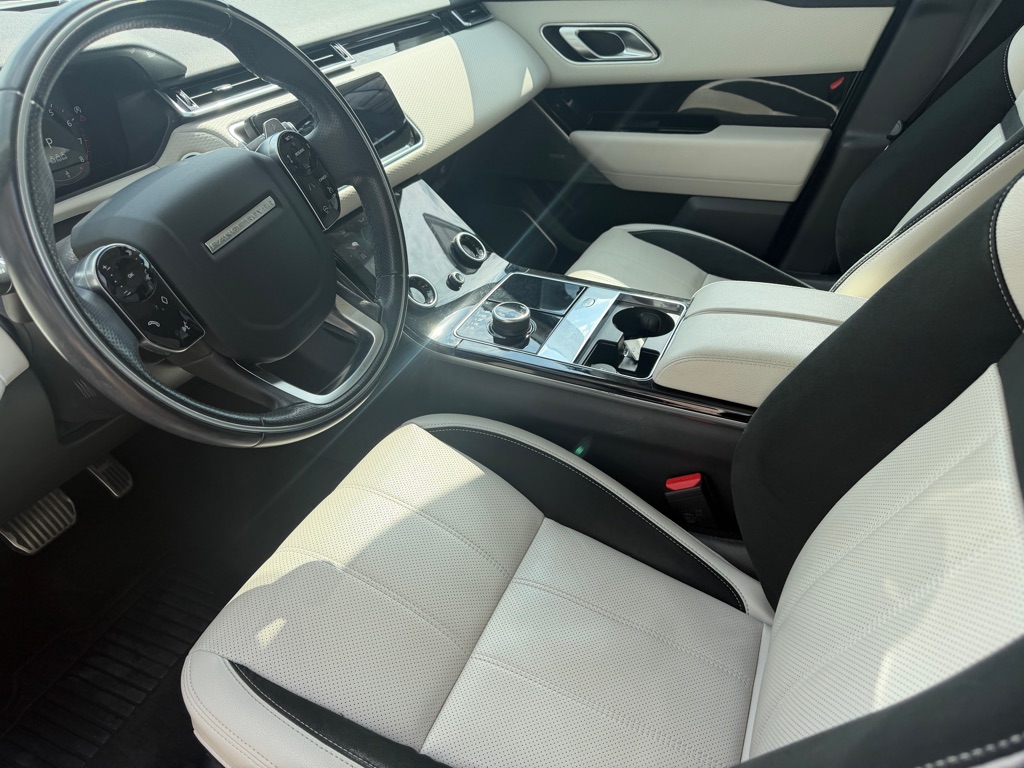 Photo 8 of this LAND ROVER RANGE ROVER