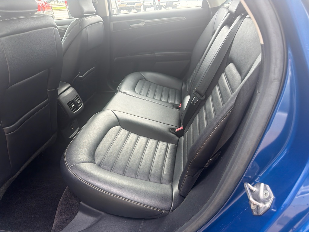 Photo 4 of this FORD FUSION