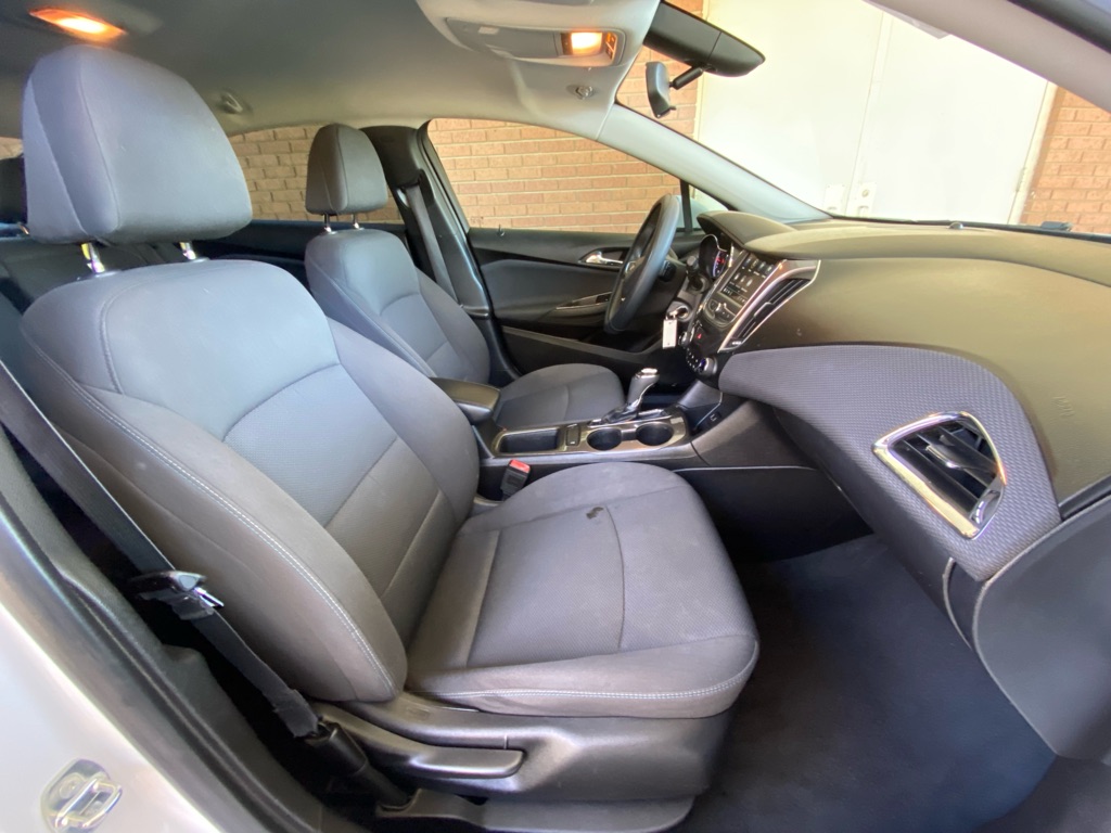 Additional photo of vehicle.