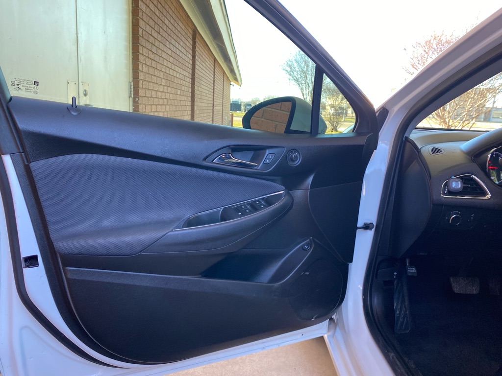Additional photo of vehicle.