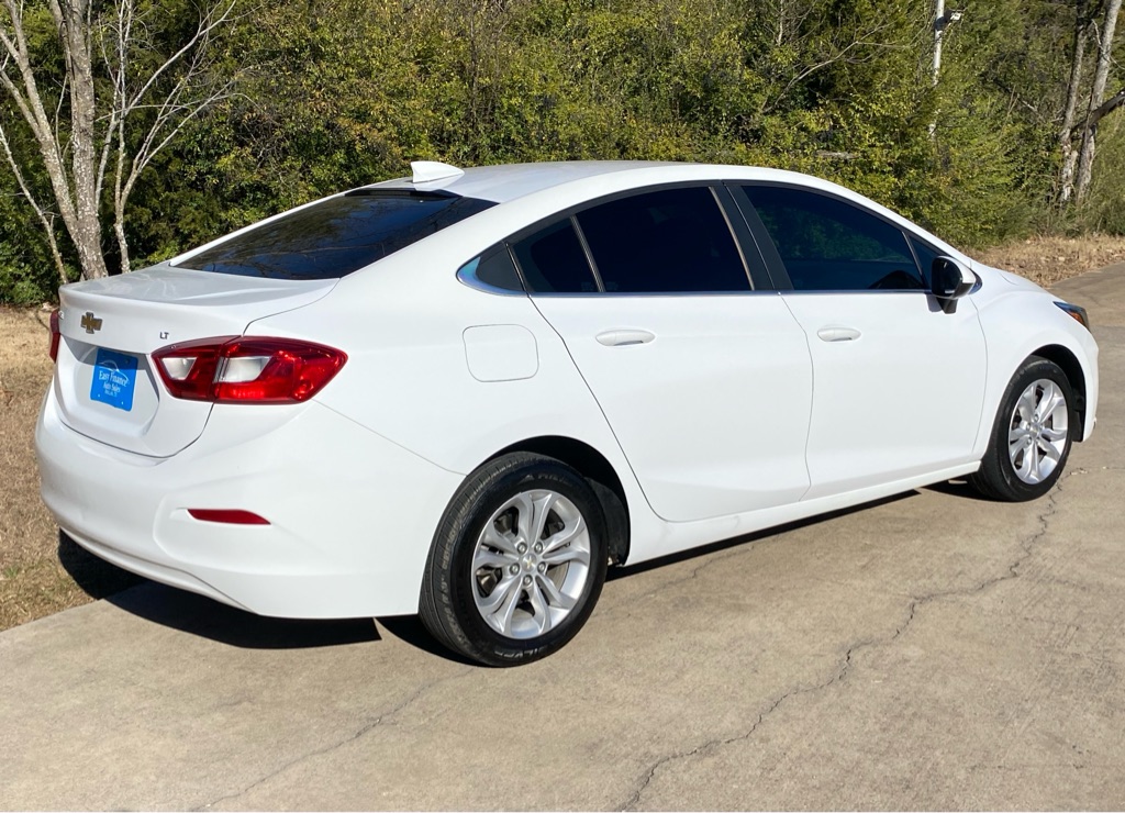 Additional photo of vehicle.