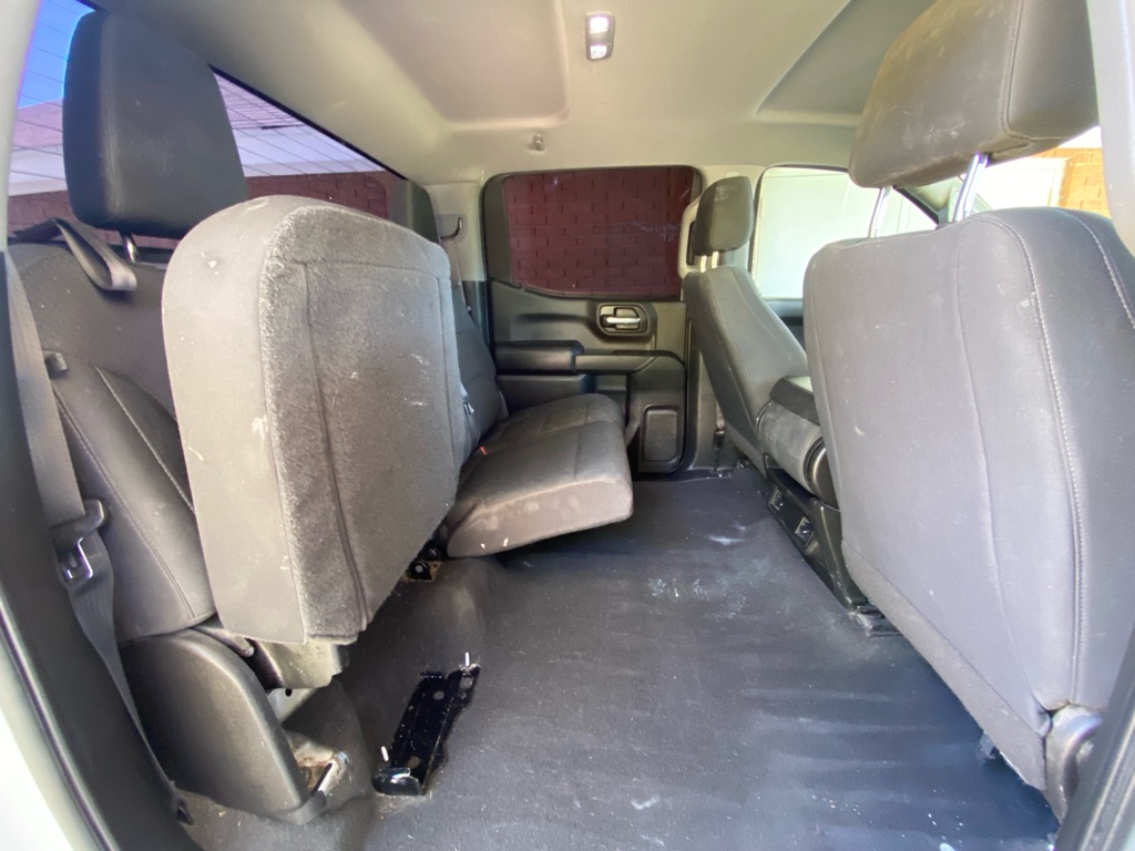 Additional photo of vehicle.