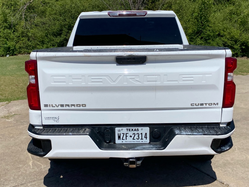 Additional photo of vehicle.