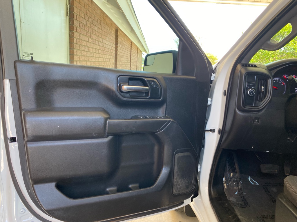 Additional photo of vehicle.