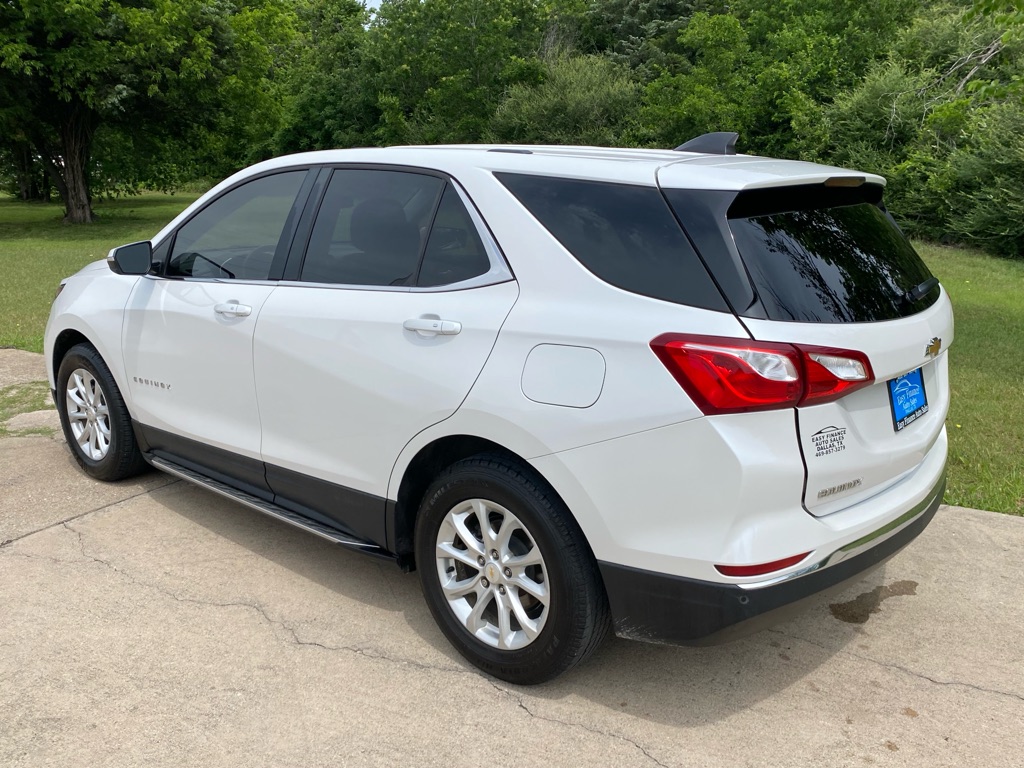 Additional photo of vehicle.
