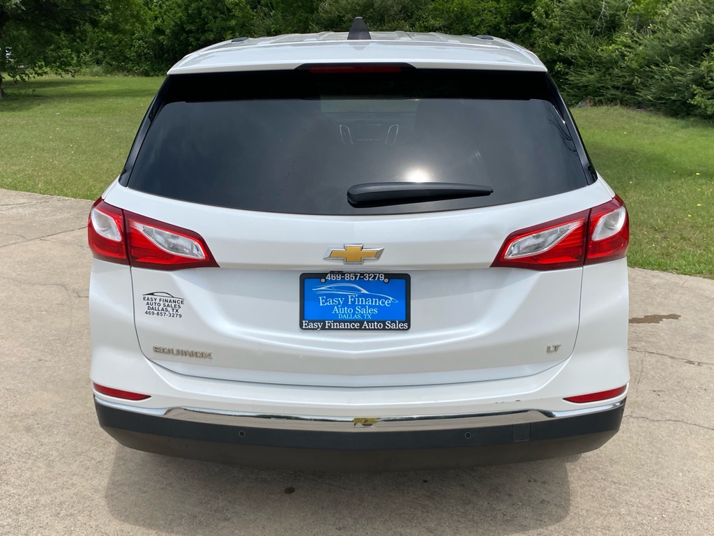 Additional photo of vehicle.