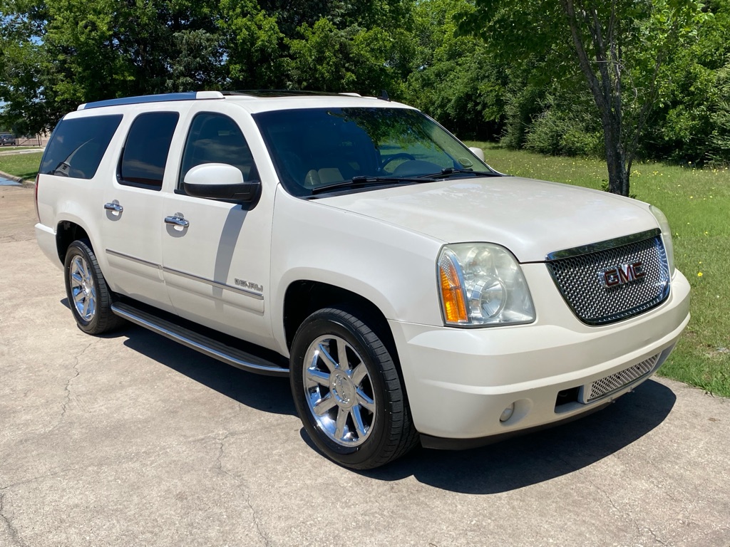 2011 GMC Yukon Denali AWD's photo