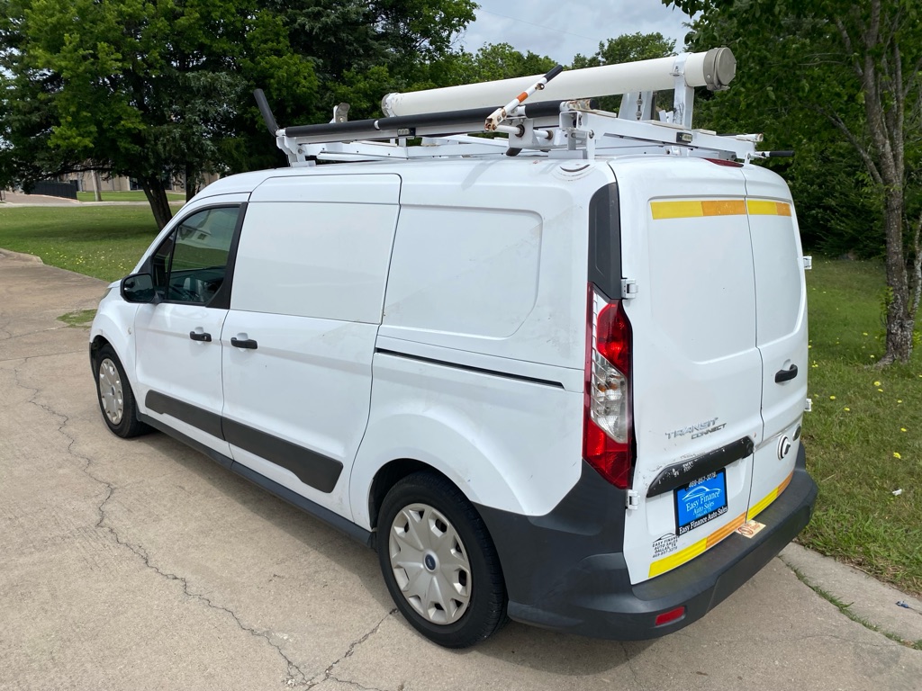 Additional photo of vehicle.
