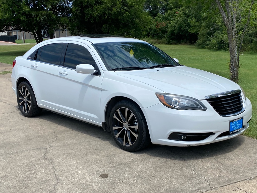 2012 Chrysler 200 S's photo