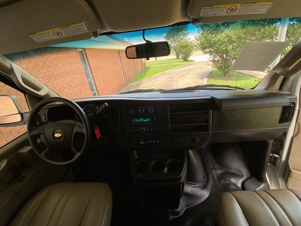 Additional photo of vehicle.