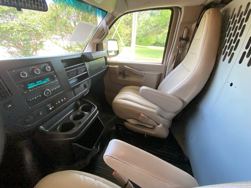 Additional photo of vehicle.