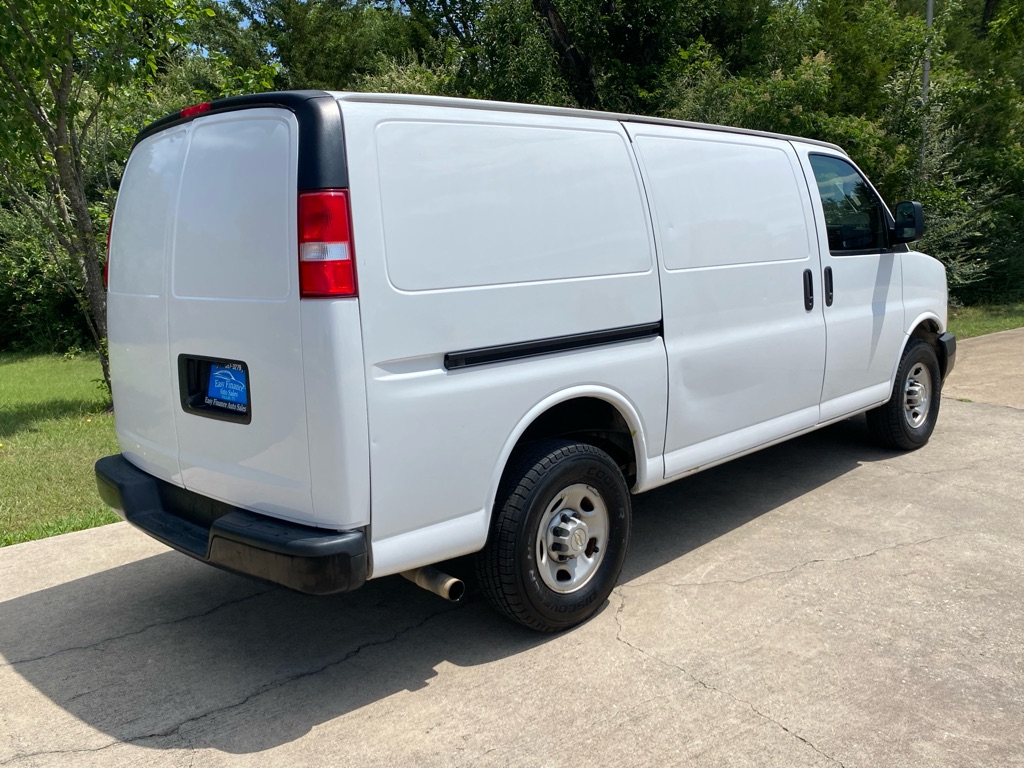 Additional photo of vehicle.