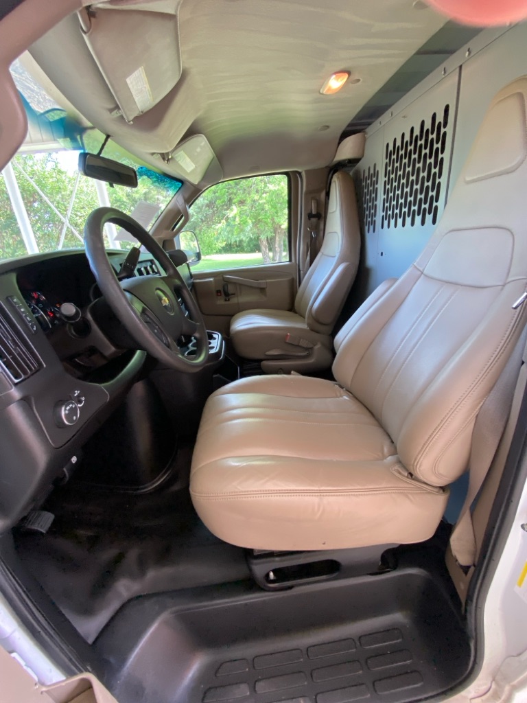 Additional photo of vehicle.