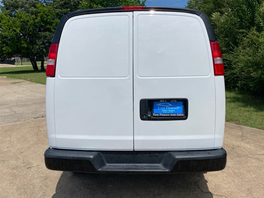 Additional photo of vehicle.