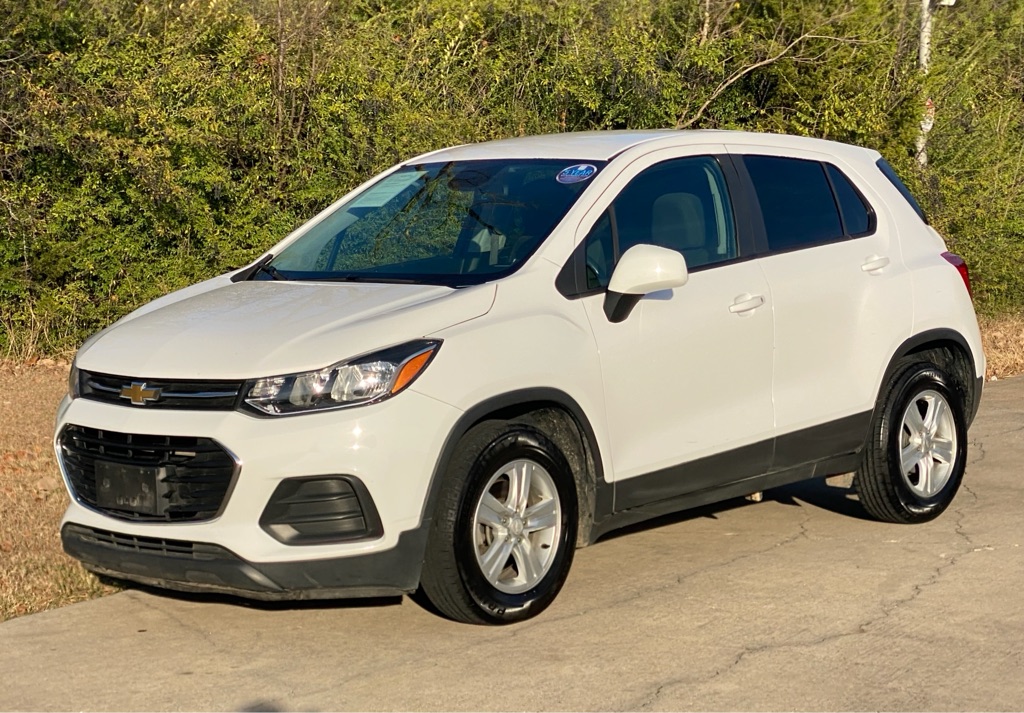 2020 Chevrolet Trax LS's photo