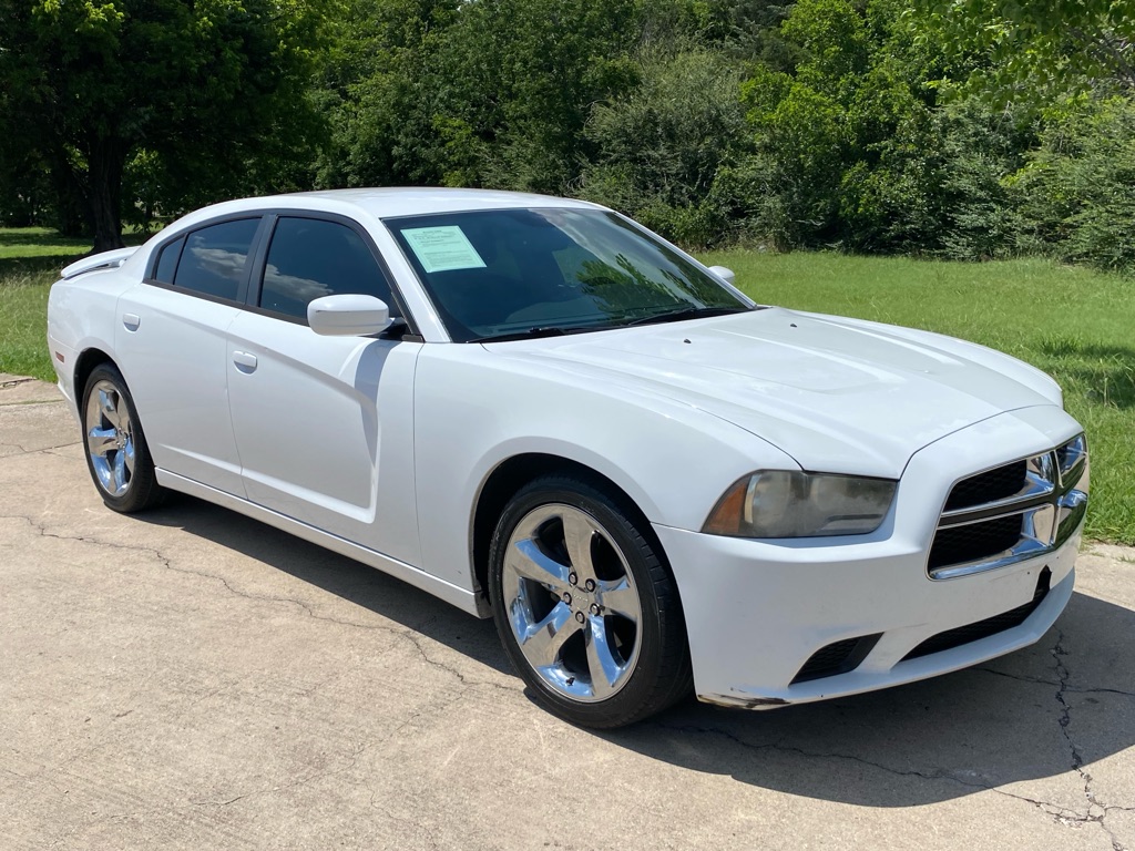 2014 Dodge Charger SE's photo