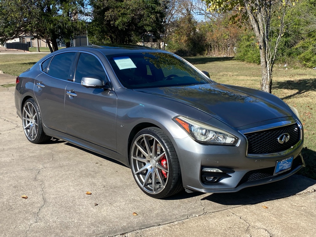 2015 INFINITI Q70 3.7's photo