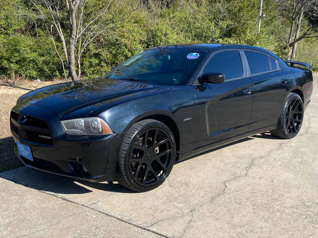 2011 Dodge Charger R/T's photo