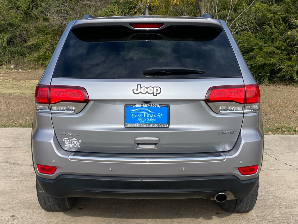 Additional photo of vehicle.