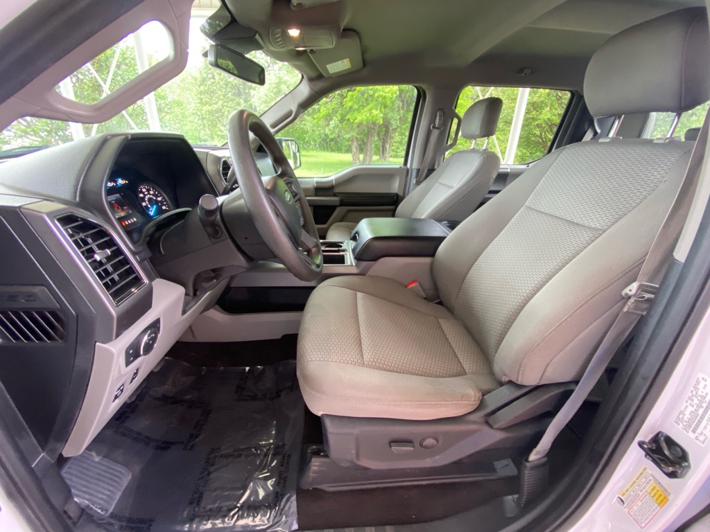 Additional photo of vehicle.