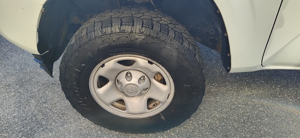 Photo 24 of this TOYOTA TACOMA