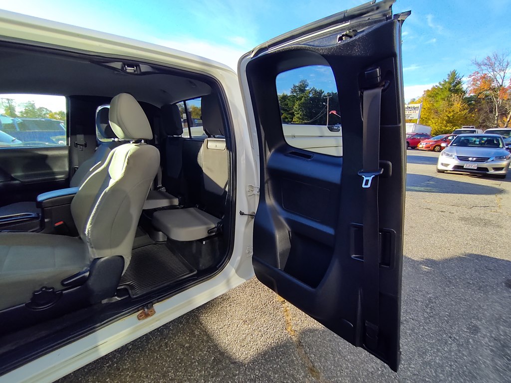 Photo 14 of this TOYOTA TACOMA