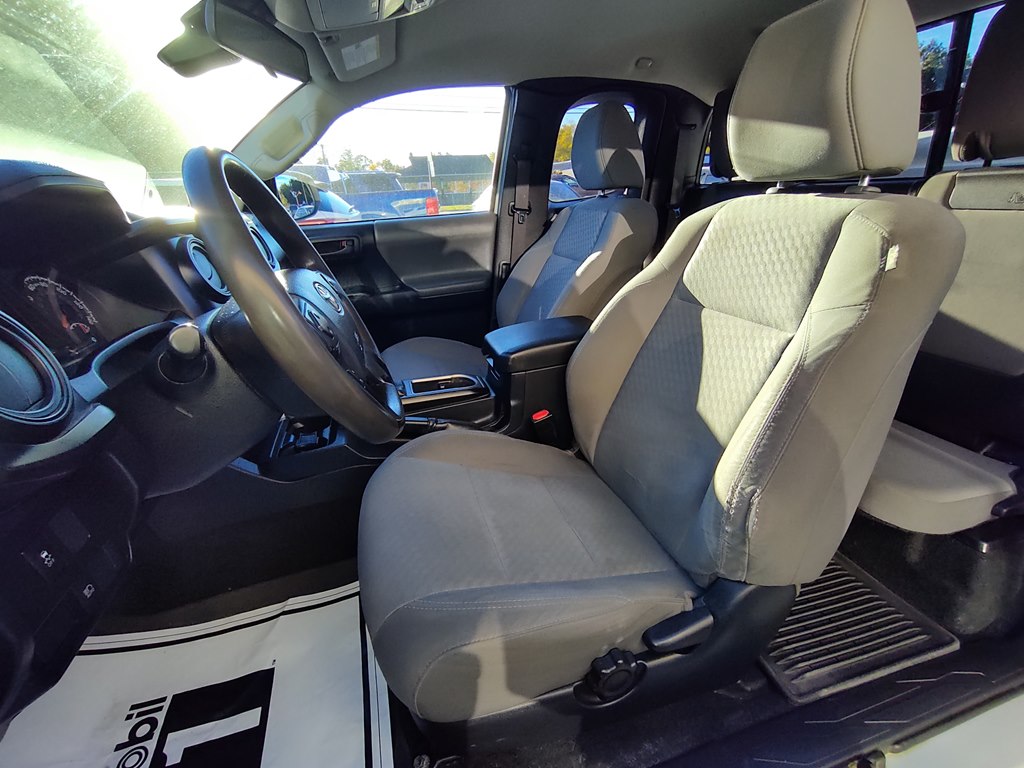 Photo 10 of this TOYOTA TACOMA