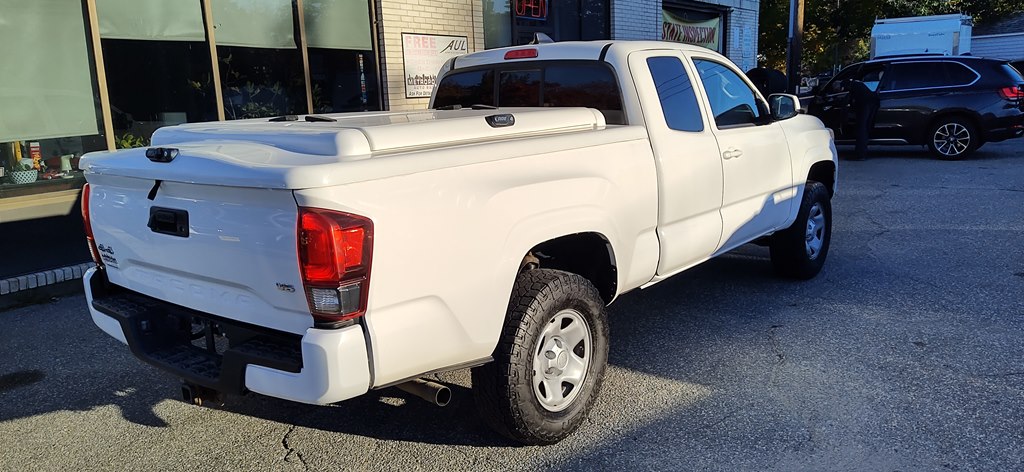 Photo 8 of this TOYOTA TACOMA