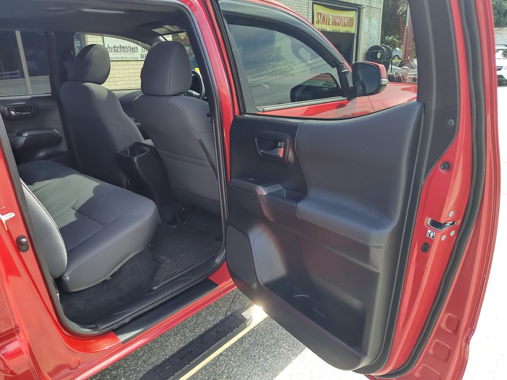 Photo 16 of this TOYOTA TACOMA TRD SPRT