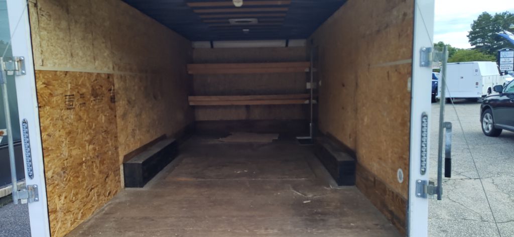 Photo 19 of this BRAVO TRAILERS 20' ENCLOSED