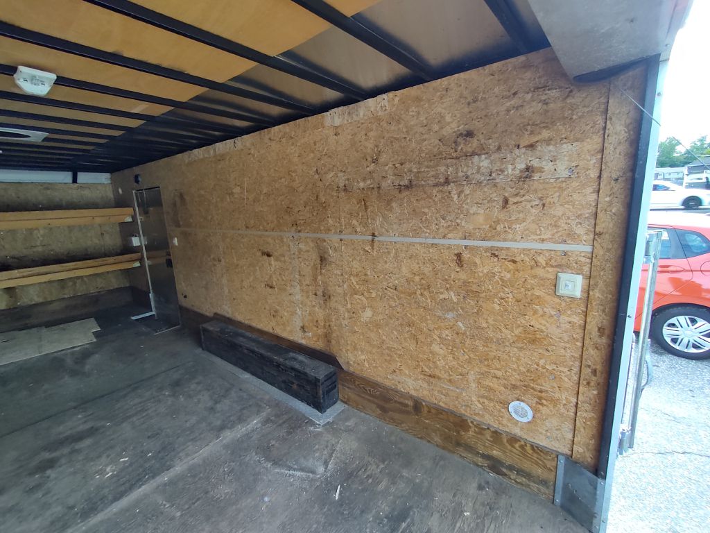 Photo 21 of this BRAVO TRAILERS 20' ENCLOSED