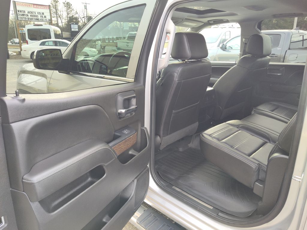 Photo 12 of this GMC SIERRA