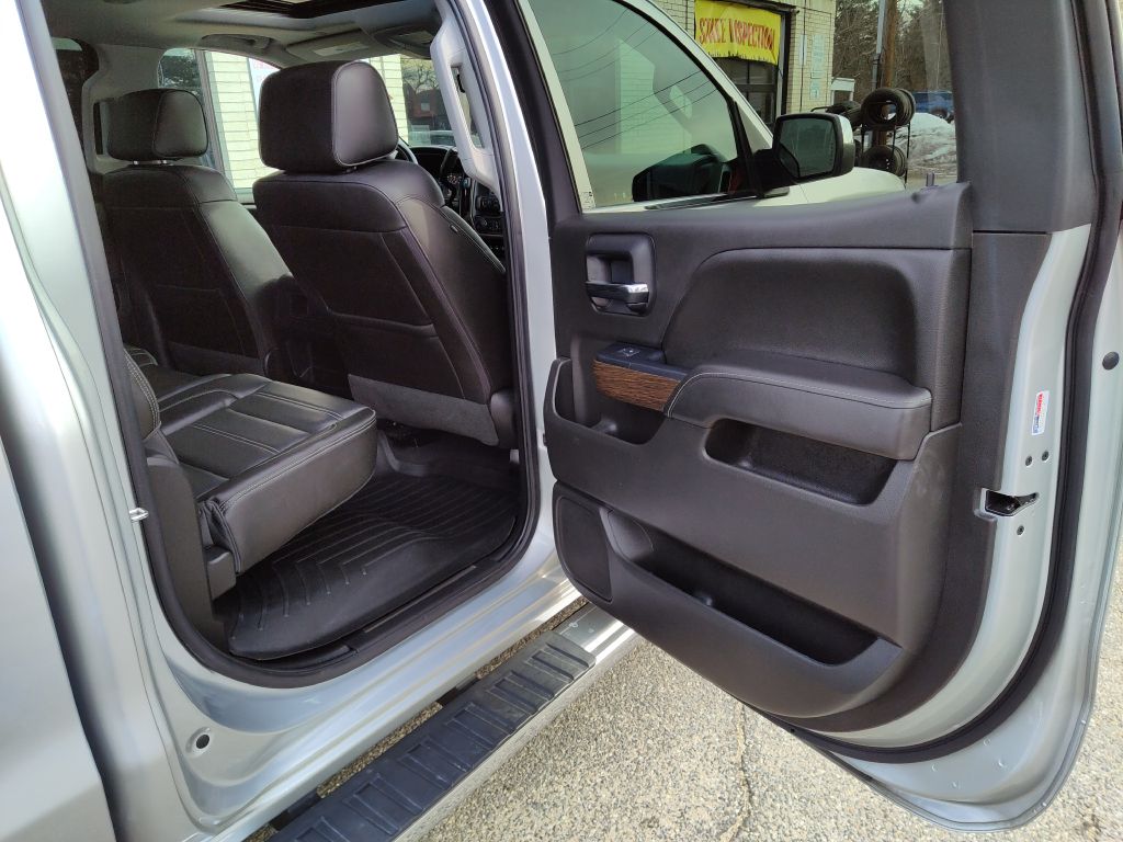 Photo 15 of this GMC SIERRA