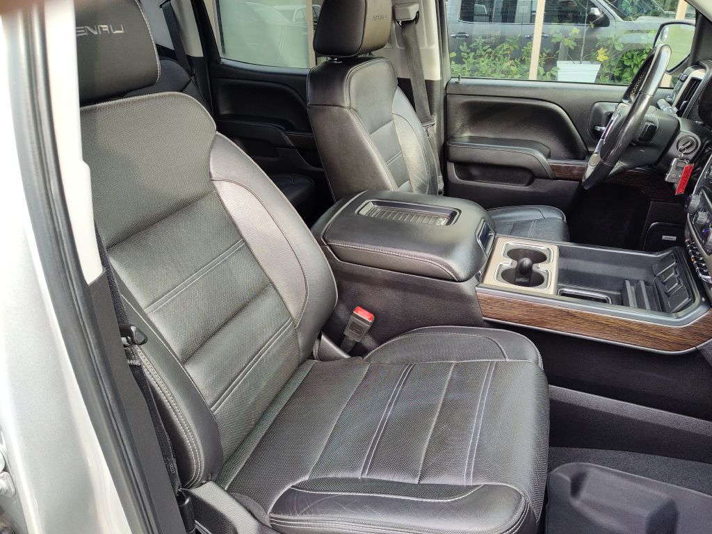 Photo 16 of this GMC SIERRA