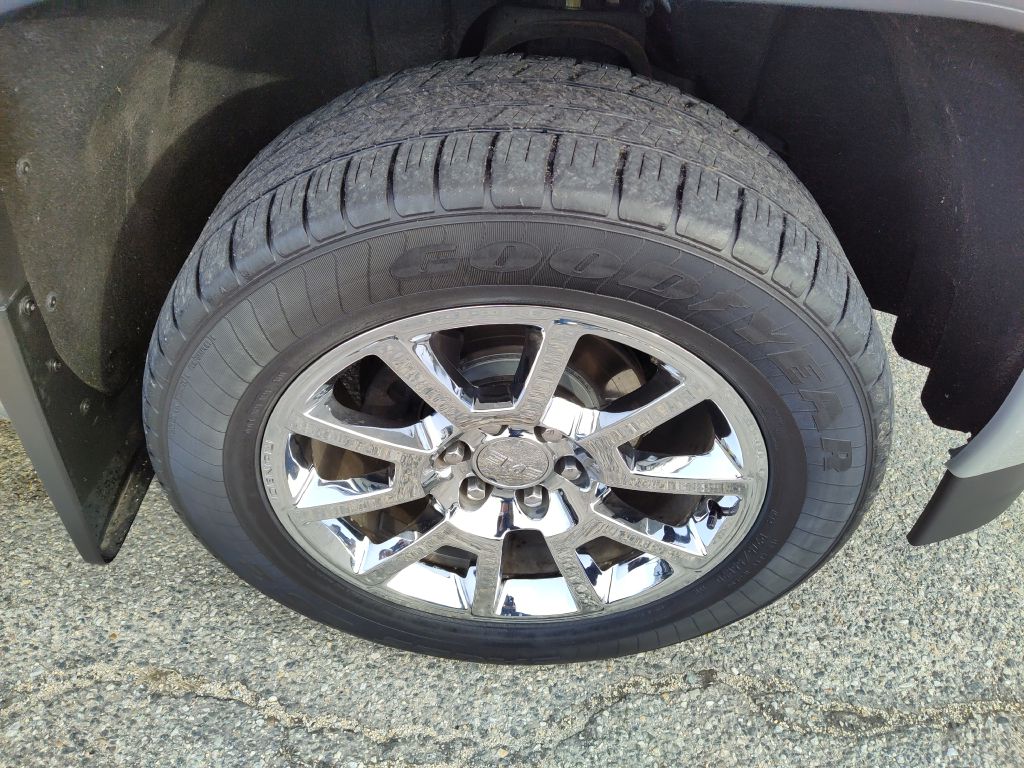 Photo 18 of this GMC SIERRA