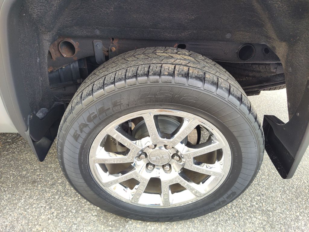 Photo 20 of this GMC SIERRA