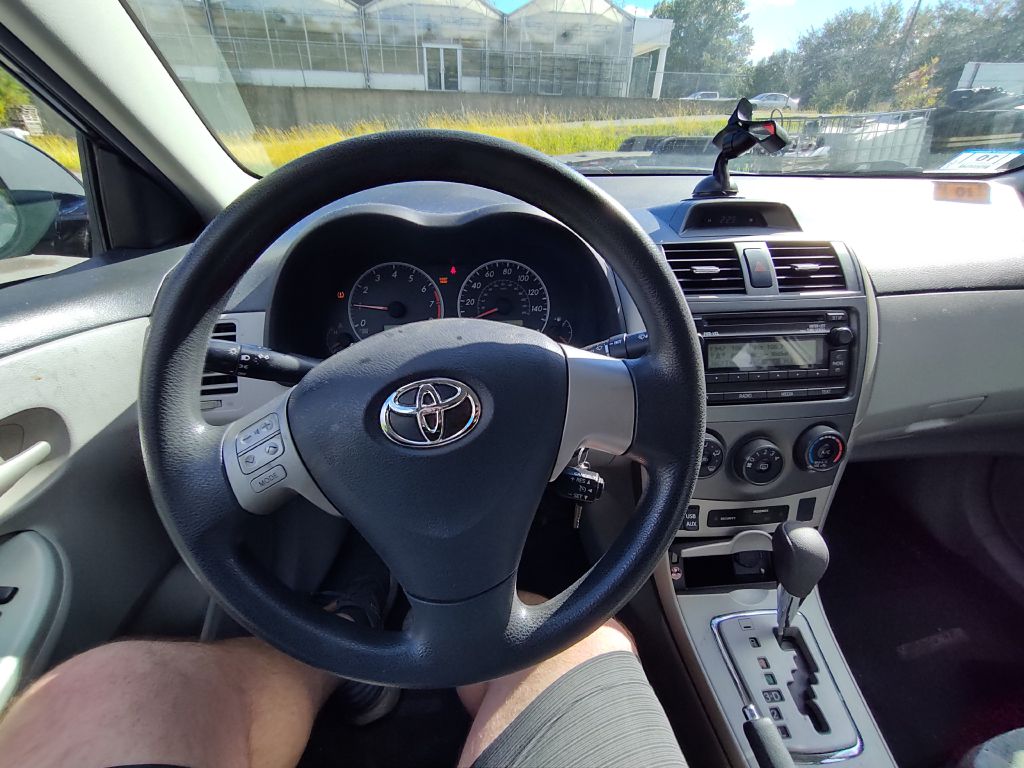 Photo 12 of this TOYOTA COROLLA