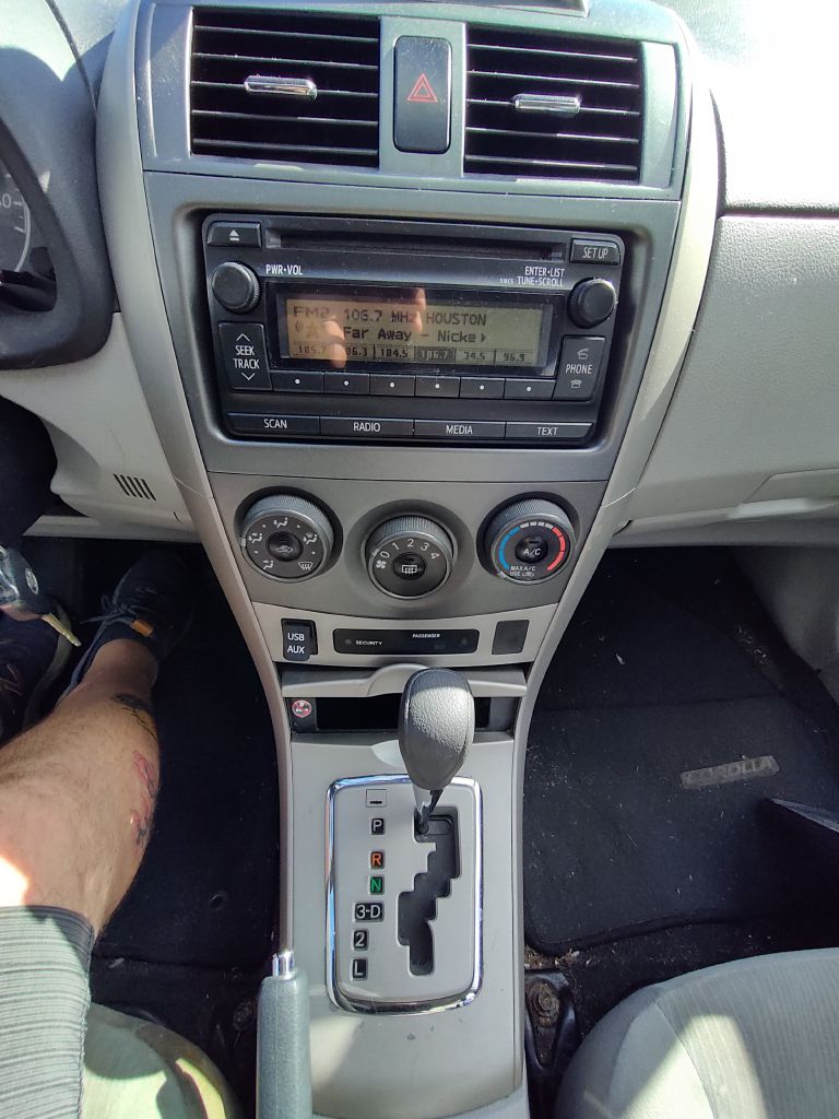 Photo 14 of this TOYOTA COROLLA