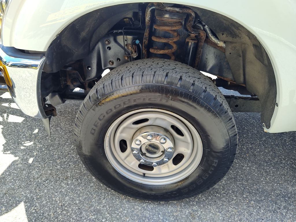 Photo 19 of this FORD F250 W/PLOW