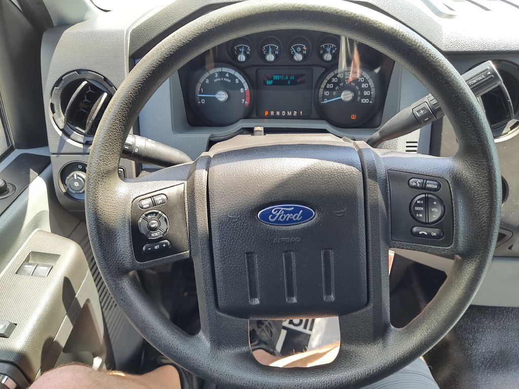 Photo 28 of this FORD F250 W/PLOW