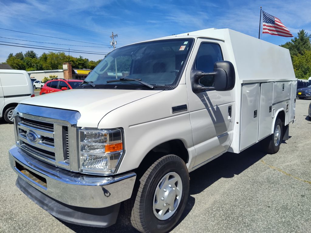 Photo 4 of this FORD ECONOLINE