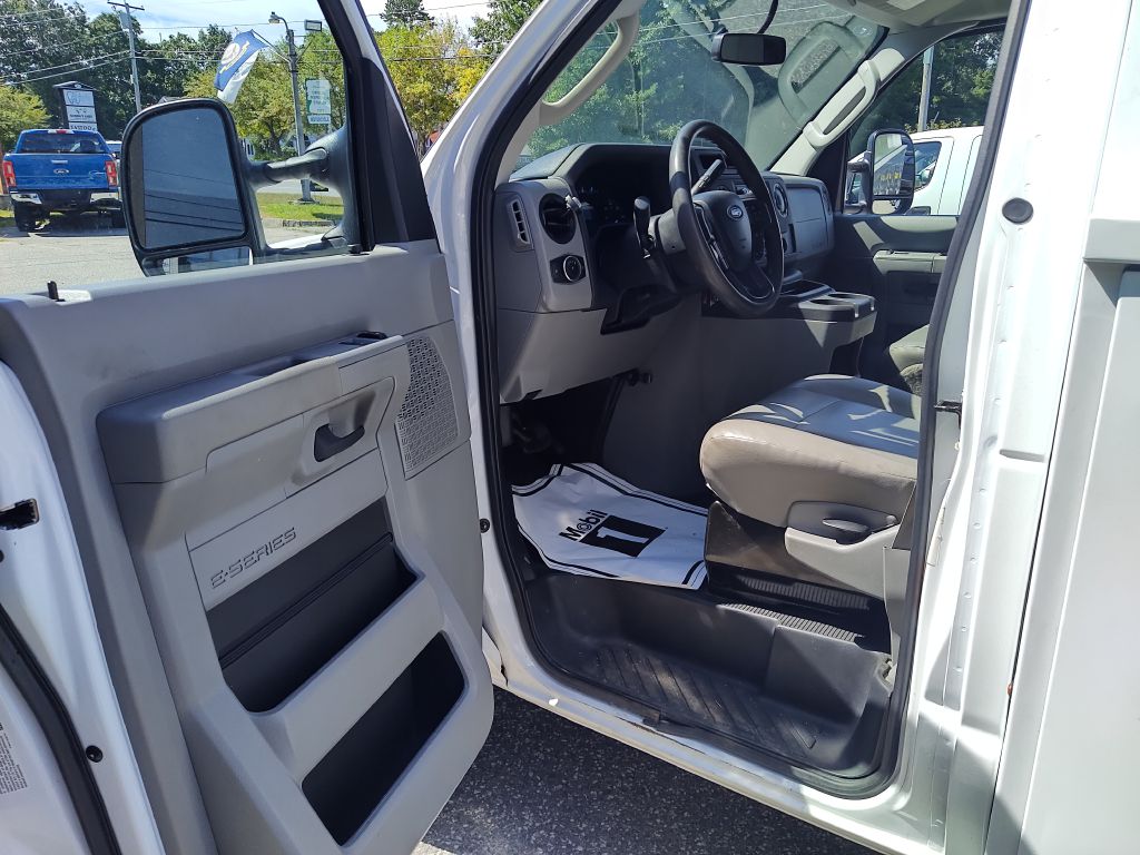 Photo 12 of this FORD ECONOLINE