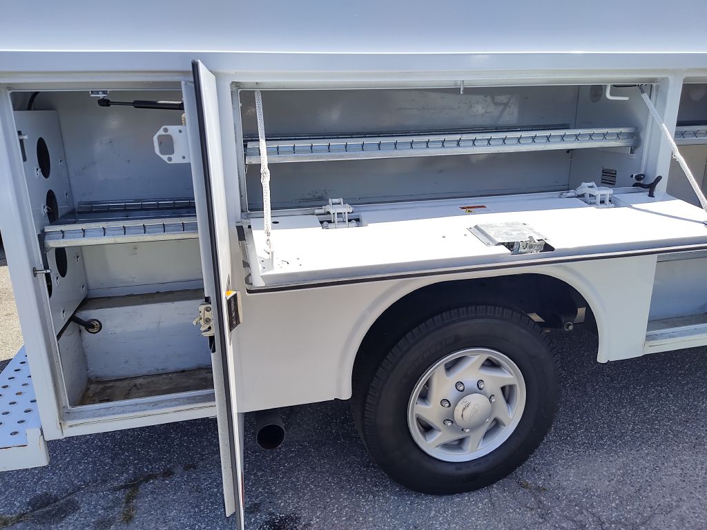 Photo 18 of this FORD ECONOLINE